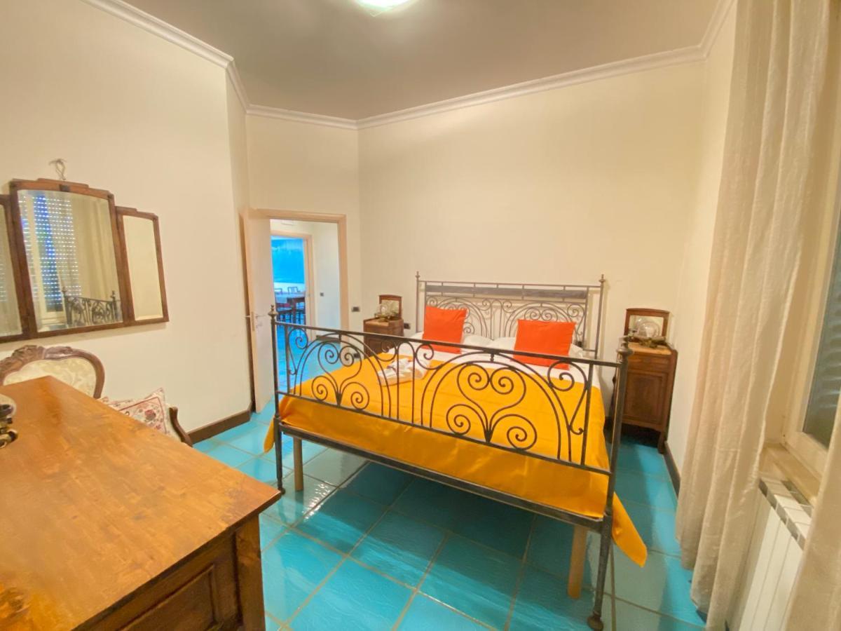 La Terrazza Sul Porto Apartment Salerno Exterior photo
