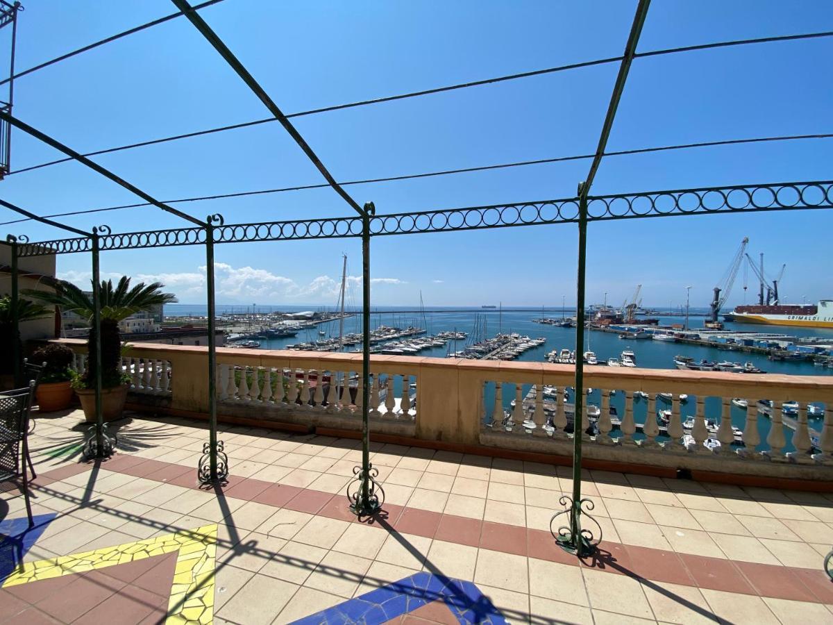La Terrazza Sul Porto Apartment Salerno Exterior photo