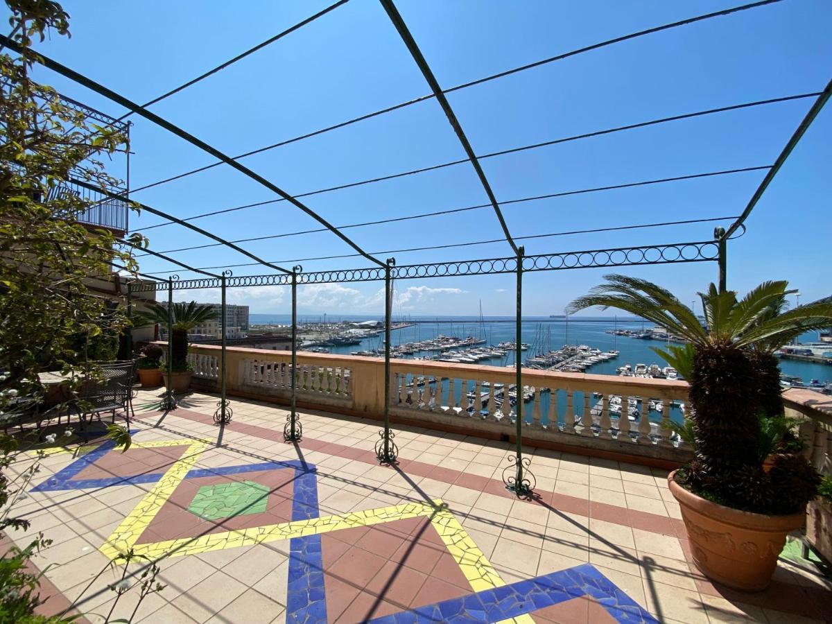 La Terrazza Sul Porto Apartment Salerno Exterior photo