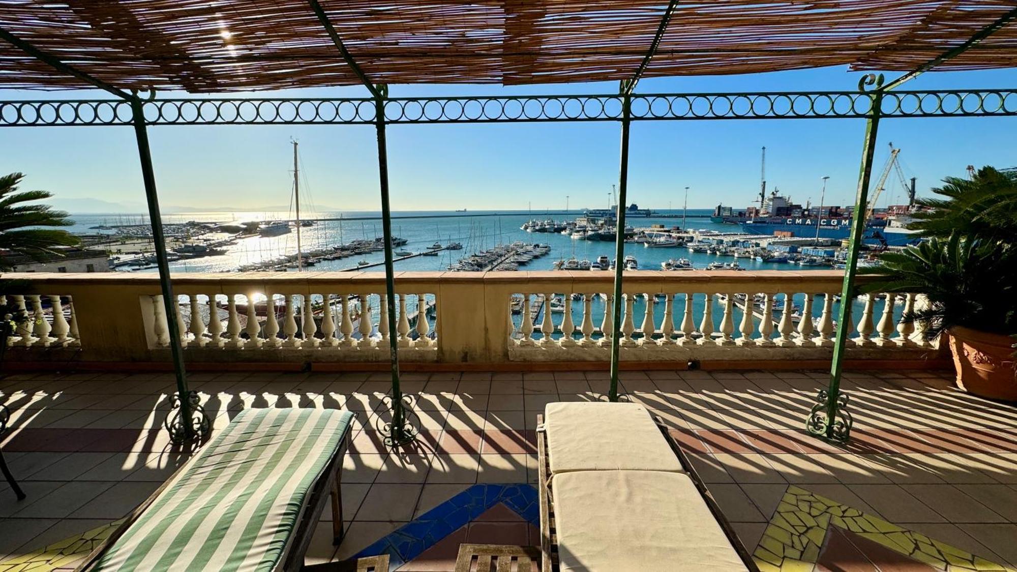 La Terrazza Sul Porto Apartment Salerno Exterior photo